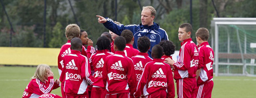 Come l'Ajax allena i suoi giovani!