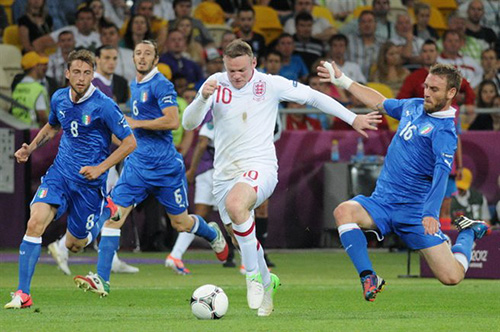 De Rossi Rooney Euro 2012