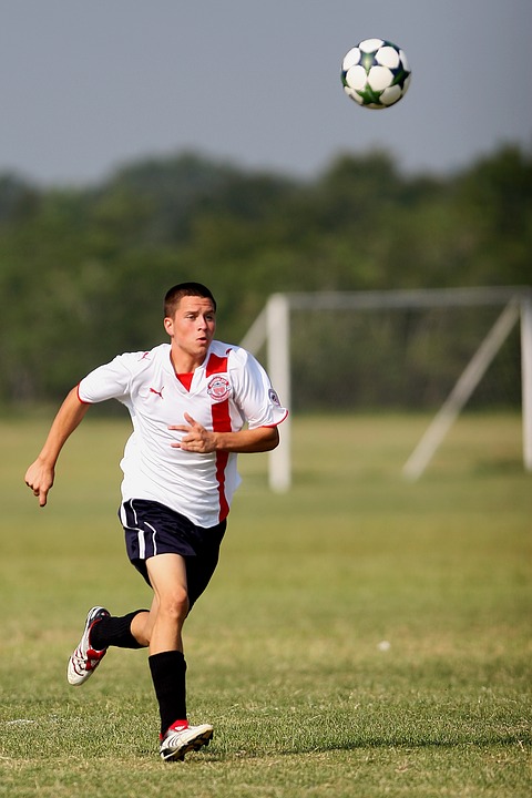 La forza resistente nel calcio calciatore corre