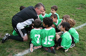 Come ha bisogno di essere incitato il giovane calciatore per migliorare la sua performance